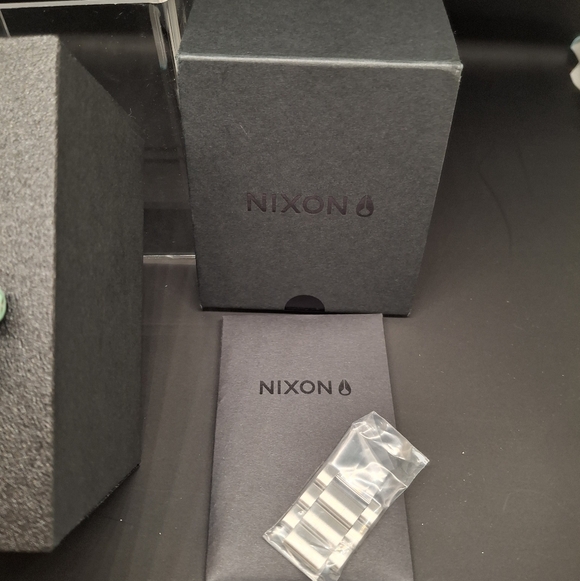 Nixon The Sentry SS Stainless Steel and Turquoise Watch - NWT - Picture 4 of 12